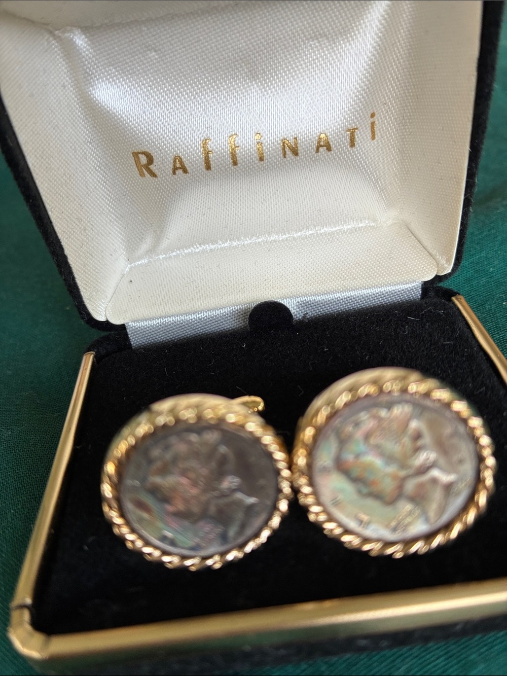 Raffinati Gold-Tone Rope-Edge Coin Cuff Links in Iridescent Mother-of-Pearl